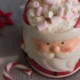 chocolat chaud dans une tasse de Père Noël